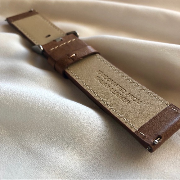 Fitbit Versa Premium Italian Leather Brown Band - Picture 7 of 8